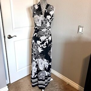 White House Black Market Black & White Floral Maxi Dress